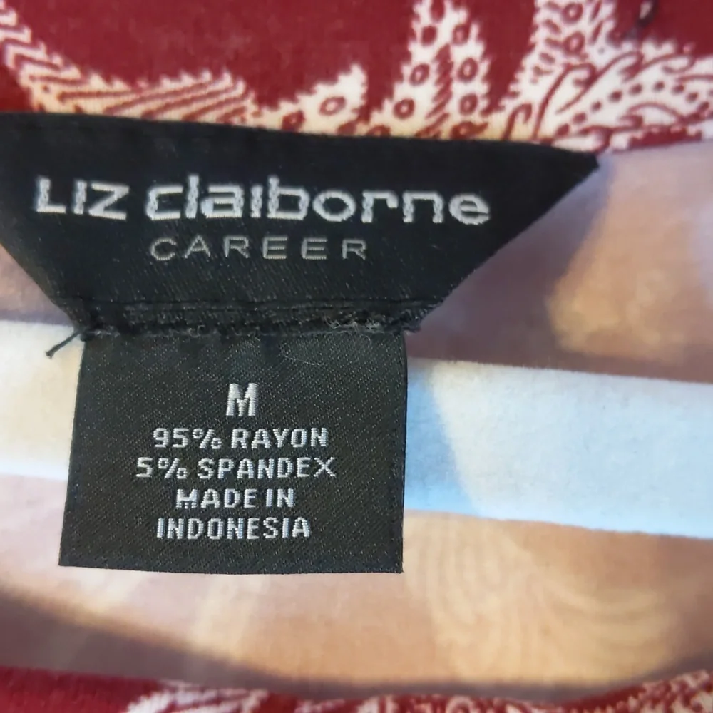 Liz Claiborne pull on top red/white floral print size M - Picture 4 of 5